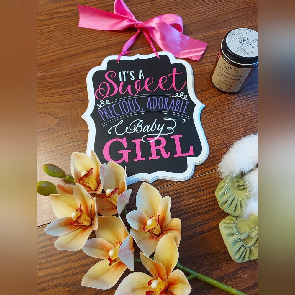 Baby Shower Decor "It's a Girl!" Hanging Sign